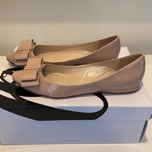 Nine West Bow Flats - Sz 6